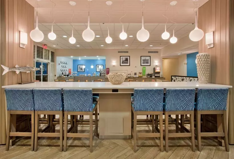 ホテル Hampton Inn Pensacola Beach