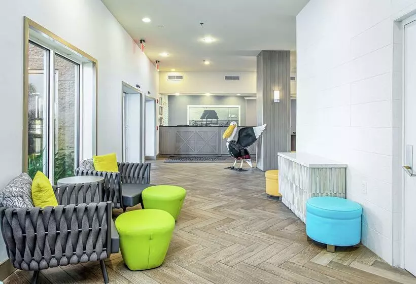 ホテル Hampton Inn Pensacola Beach