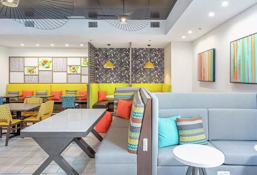 ホテル Hampton Inn Pensacola Beach