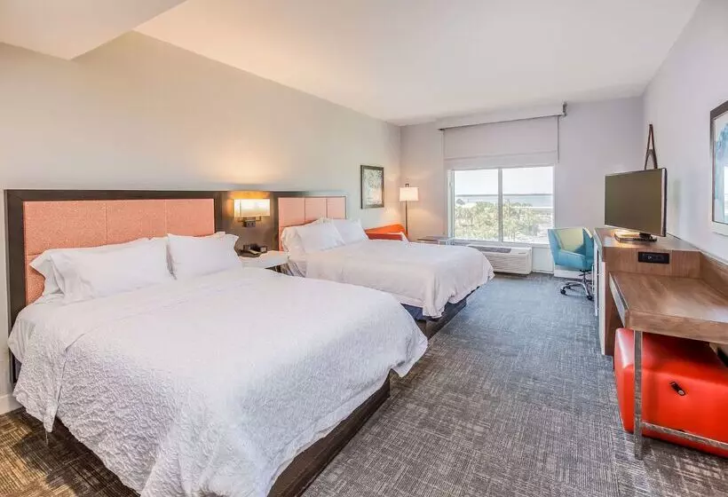 ホテル Hampton Inn Pensacola Beach