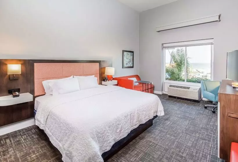 ホテル Hampton Inn Pensacola Beach