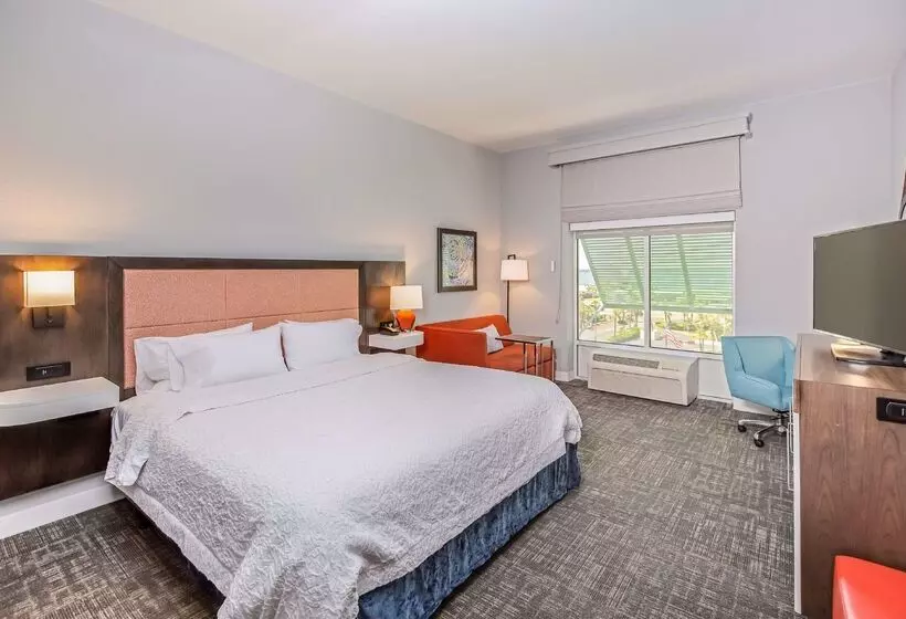 ホテル Hampton Inn Pensacola Beach