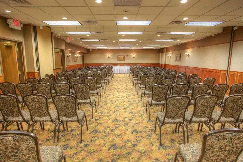 هتل Comfort Inn & Suites Rapid City Near Mt Rushmore