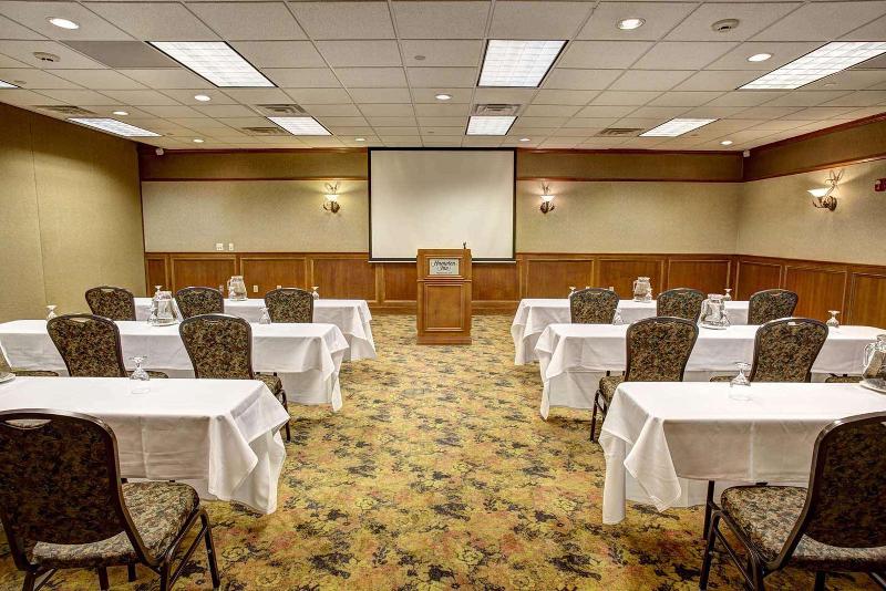 בית מלון כפרי Comfort Inn & Suites Rapid City Near Mt Rushmore