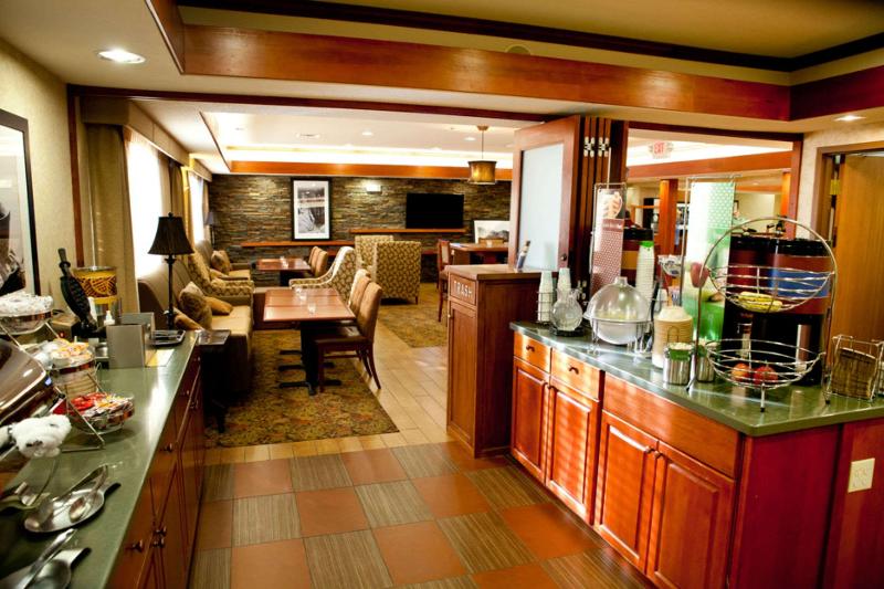 בית מלון כפרי Comfort Inn & Suites Rapid City Near Mt Rushmore