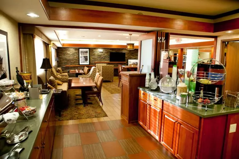 هتل Comfort Inn & Suites Rapid City Near Mt Rushmore