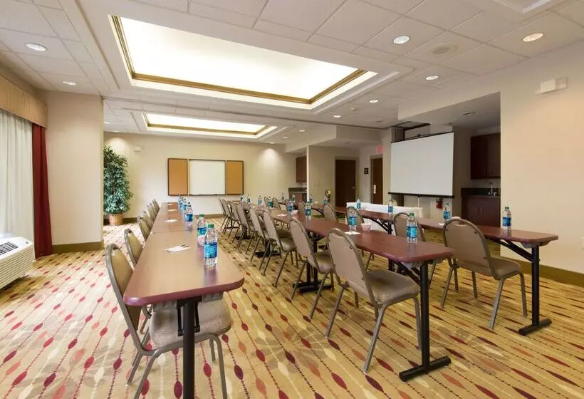 호텔 Hampton Inn Wilkesboro