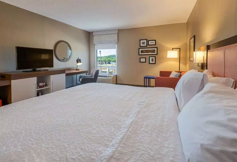 호텔 Hampton Inn Wilkesboro