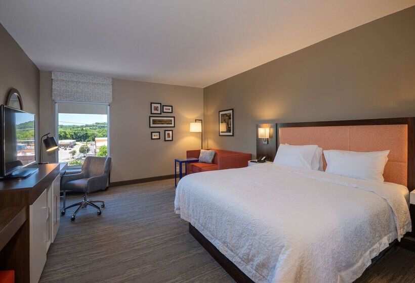 בית מלון כפרי Hampton Inn Wilkesboro