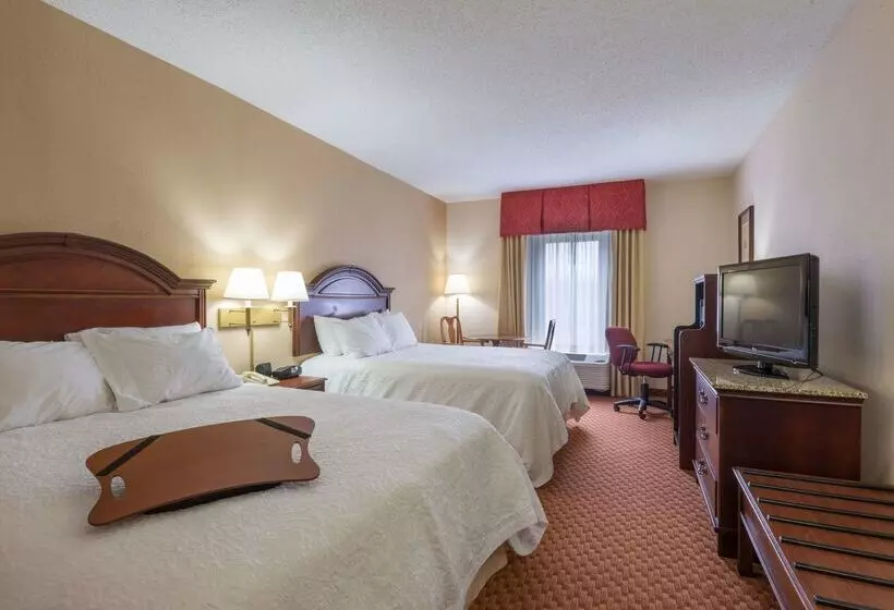 호텔 Hampton Inn Wilkesboro