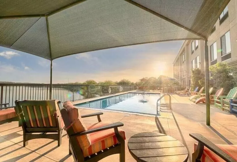 酒店 Hidden Falls Inn