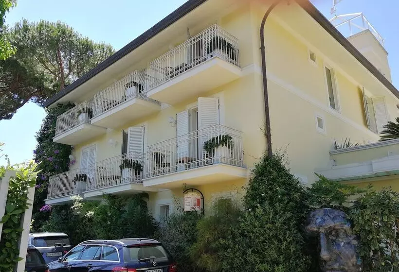 ホテル Jr Resort Logos Forte Dei Marmi