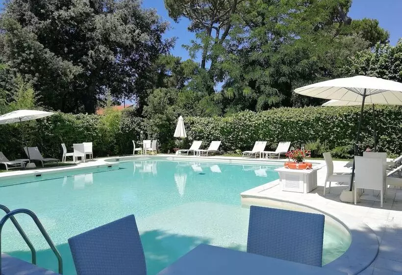 ホテル Jr Resort Logos Forte Dei Marmi