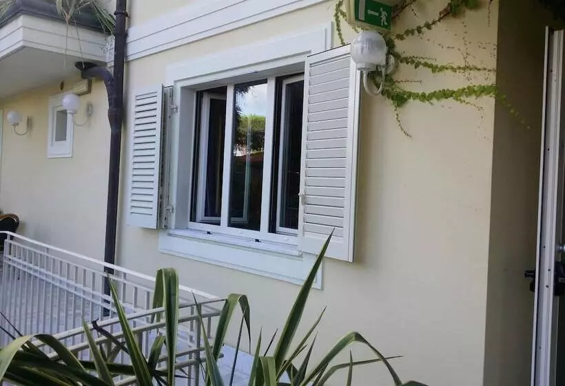 ホテル Jr Resort Logos Forte Dei Marmi