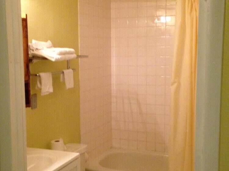 فندق Red Carpet Inn Niagara Falls