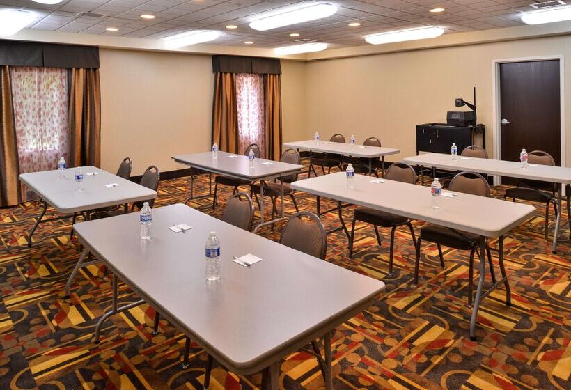 Отель Wingate By Wyndham Steubenville