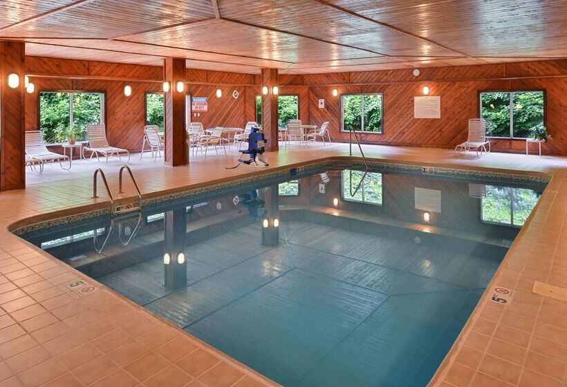 Отель Wingate By Wyndham Steubenville