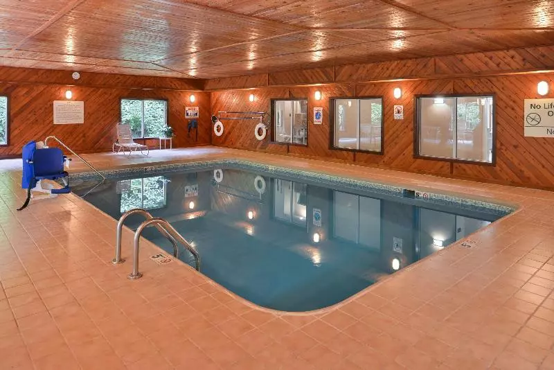 호텔 Wingate By Wyndham Steubenville