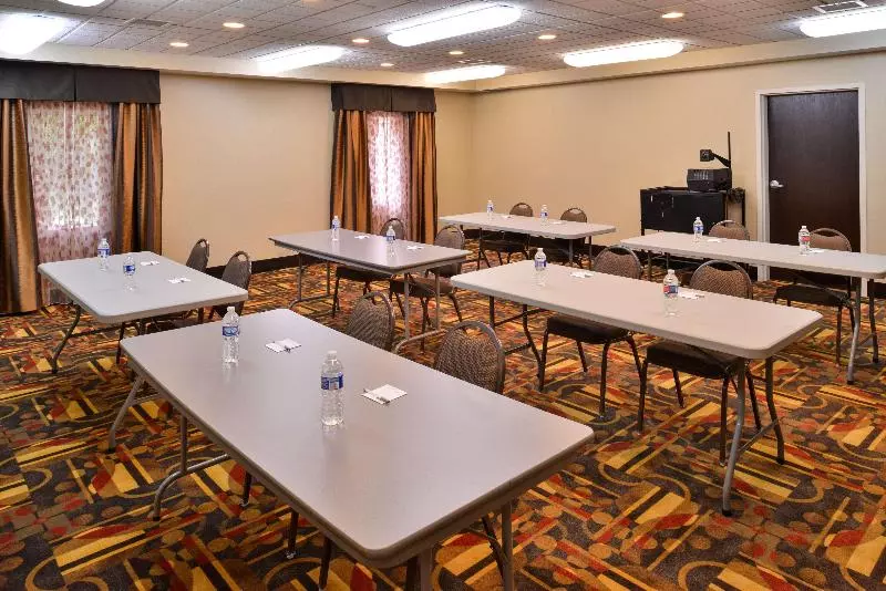 호텔 Wingate By Wyndham Steubenville