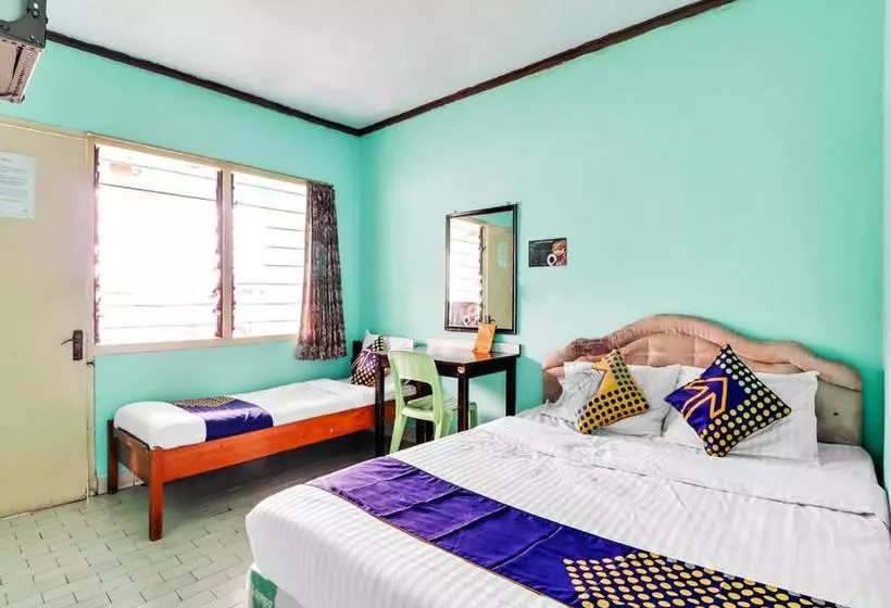 هتل Spot On 90003 Villa Tawang