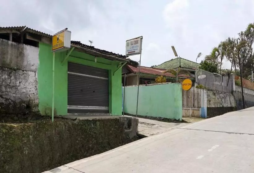 هتل Spot On 90003 Villa Tawang