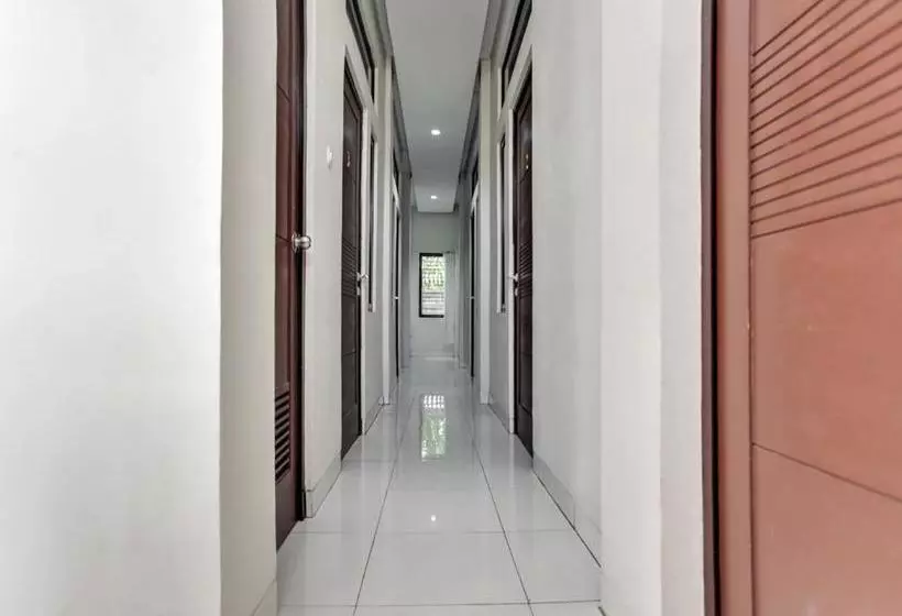 هتل Spot On 90003 Villa Tawang