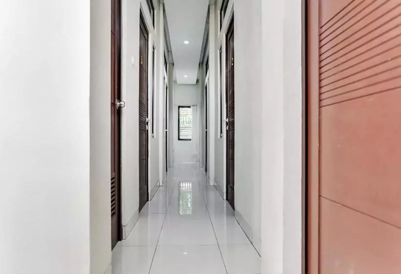 هتل Spot On 90003 Villa Tawang