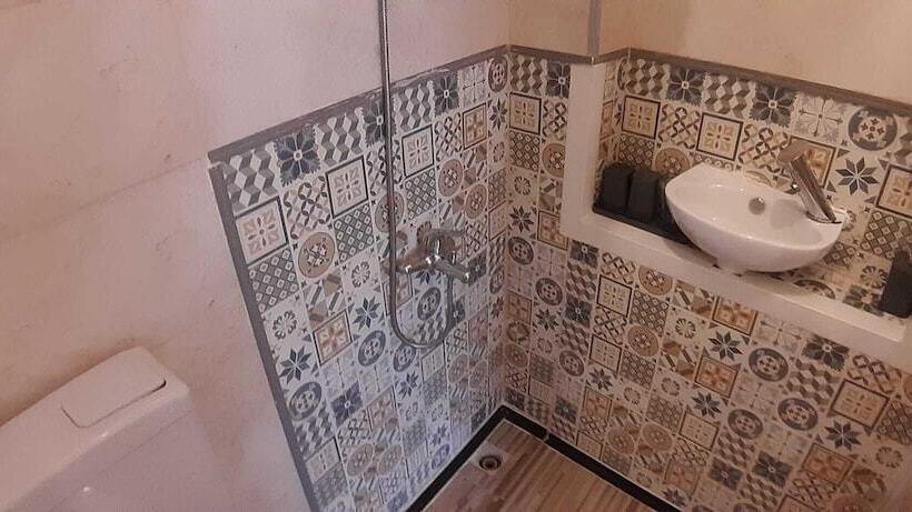 هاستل Central Accommodation Budget By Hr