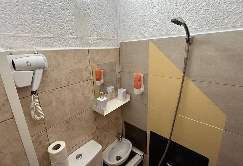 هاستل Central Accommodation Budget By Hr