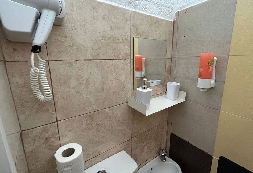 هاستل Central Accommodation Budget By Hr