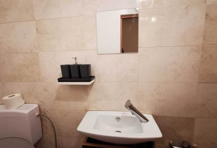 هاستل Central Accommodation Budget By Hr