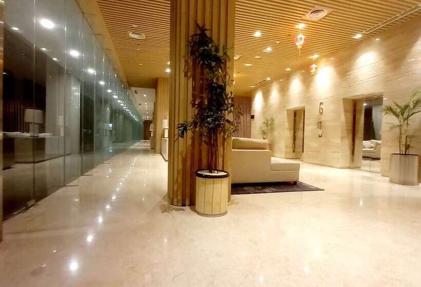 Louis Kienne Cikarang Hotel & Service Apartment