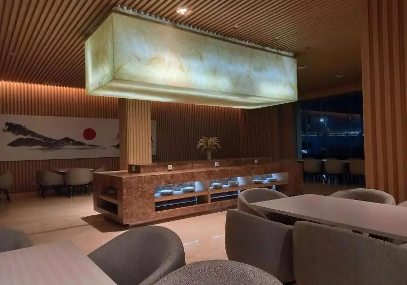 Louis Kienne Cikarang Hotel & Service Apartment