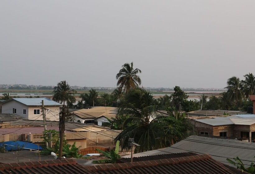 ホテル Benjy's Lodge