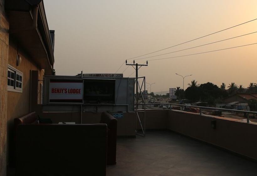 ホテル Benjy's Lodge