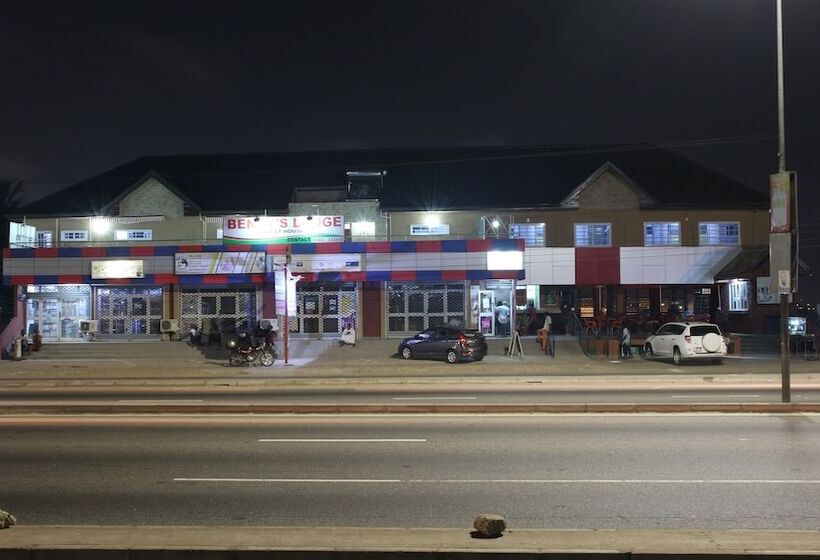 ホテル Benjy's Lodge