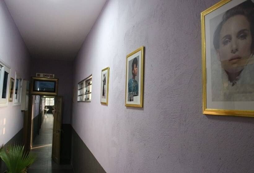 ホテル Benjy's Lodge