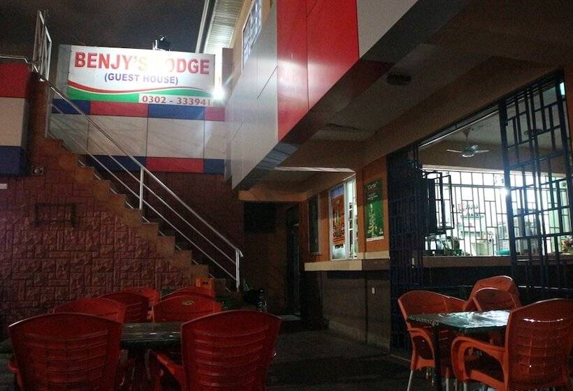 ホテル Benjy's Lodge