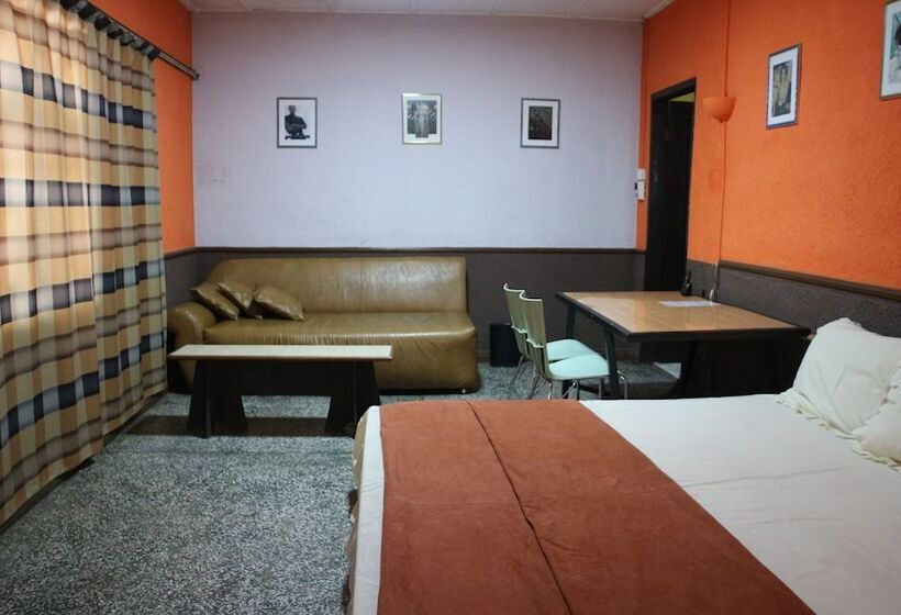 ホテル Benjy's Lodge