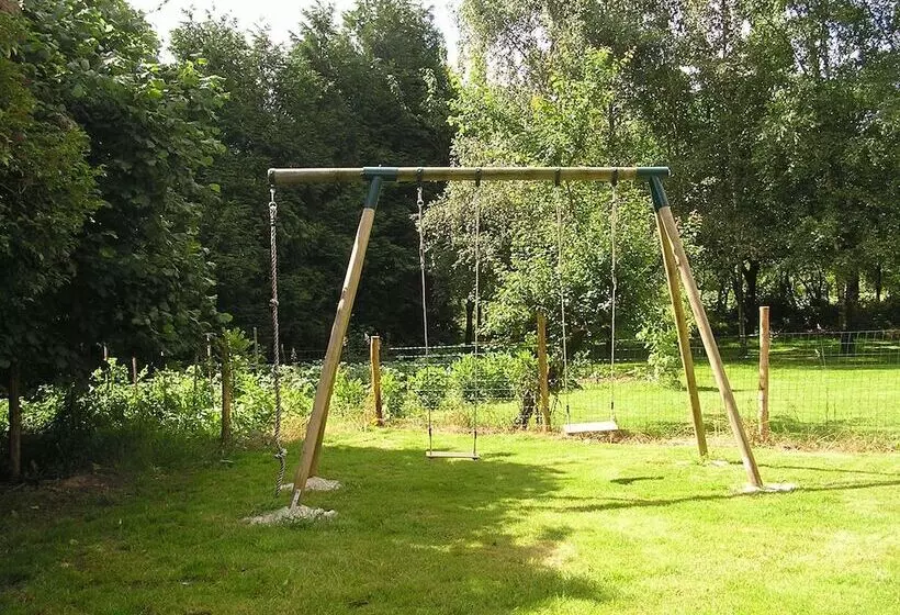 Hotelli Cabane Dans Les Arbres   Tree House