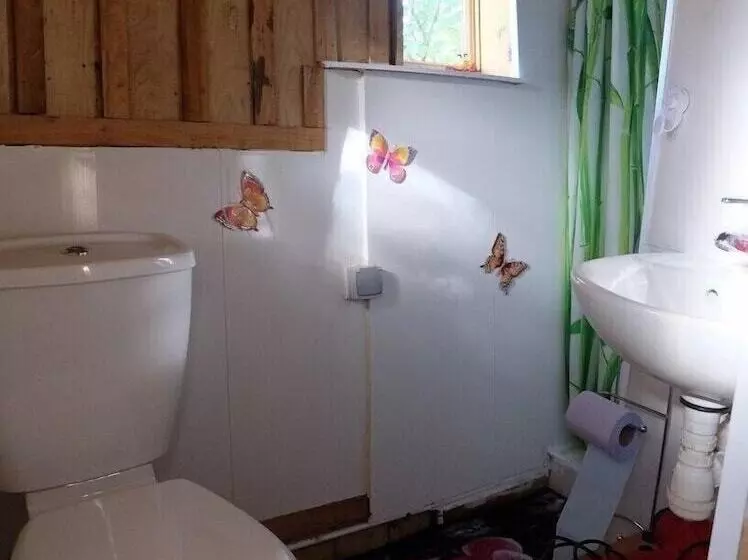 Hotelli Cabane Dans Les Arbres   Tree House