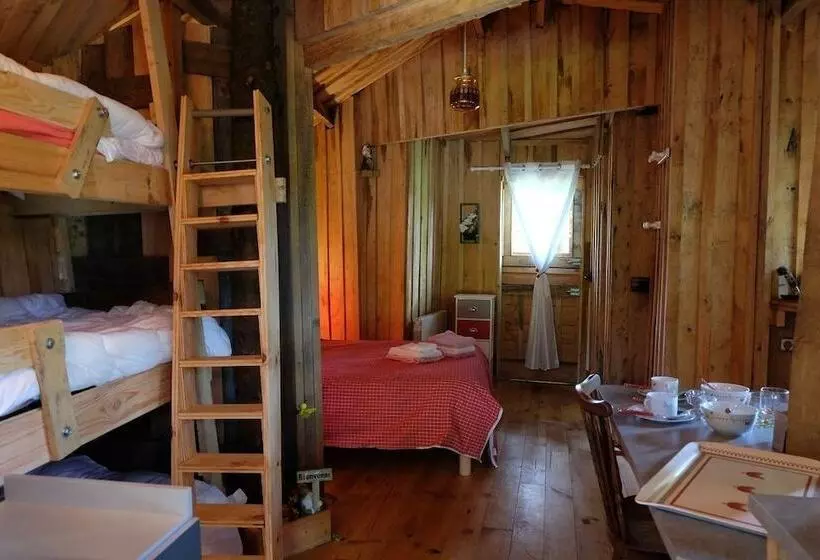 Hotelli Cabane Dans Les Arbres   Tree House