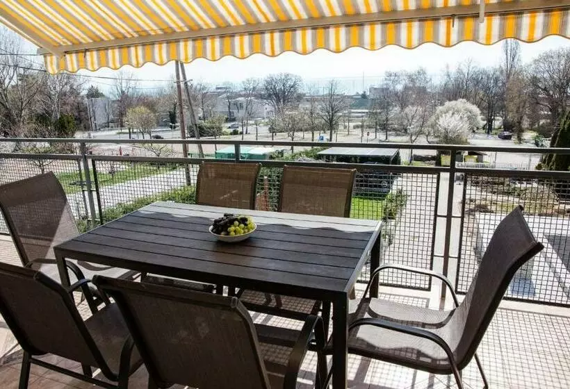 تختخواب و صبحانه Balkon Apartmanház Panzió