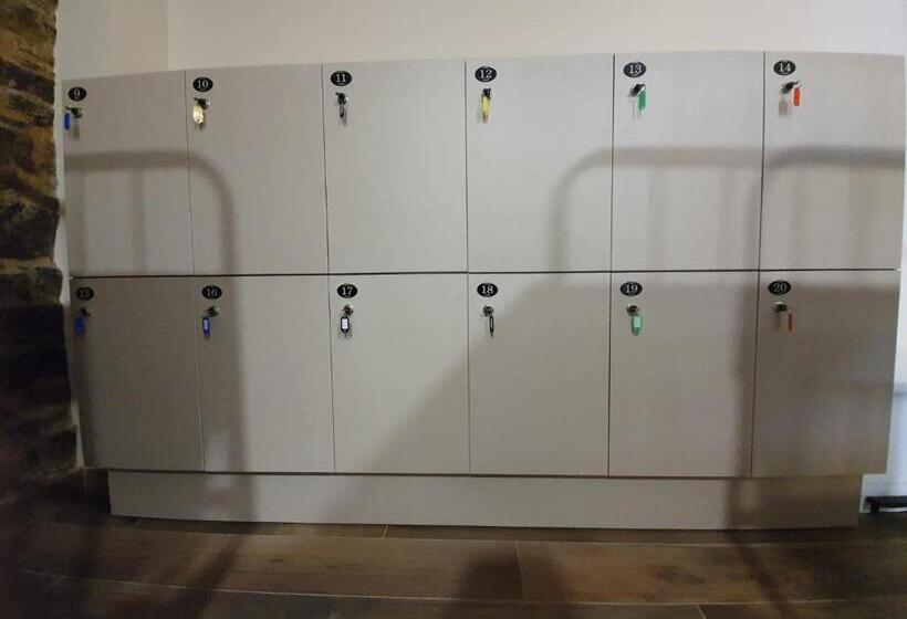 Отель Albergue Casa Cuartel