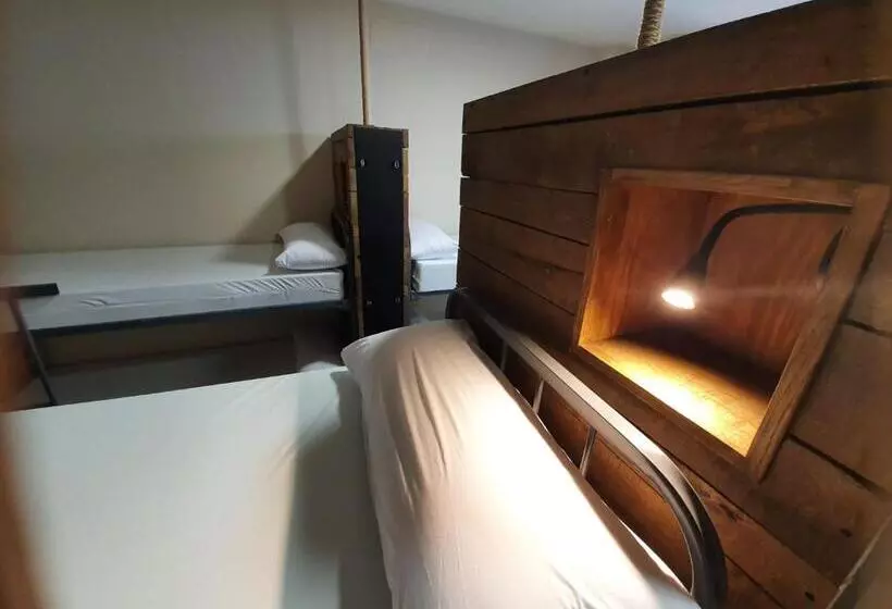 ホテル Albergue Casa Cuartel