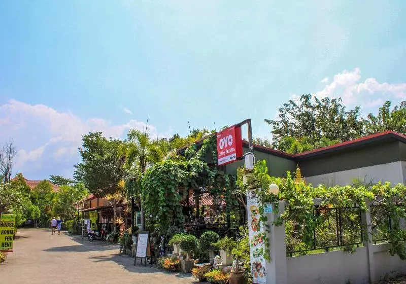 Hotelli Oyo 539 Loft By Busaba