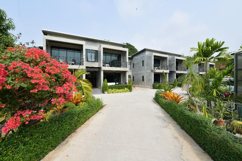 בית מלון כפרי Oyo 539 Loft By Busaba