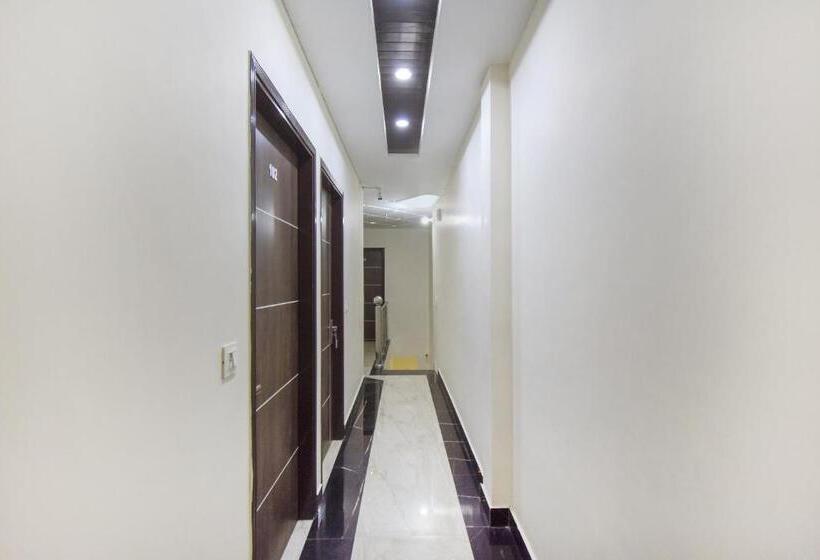 هتل Grover International