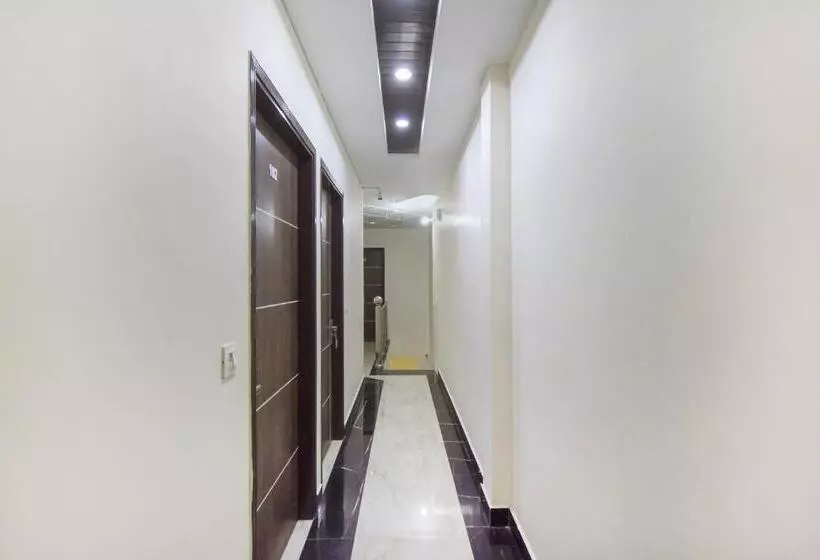 Hotelli Grover International