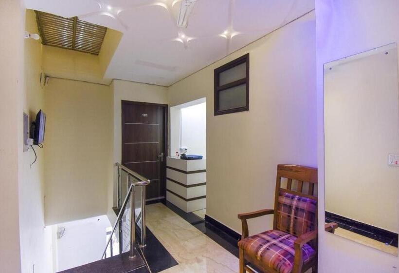 هتل Grover International